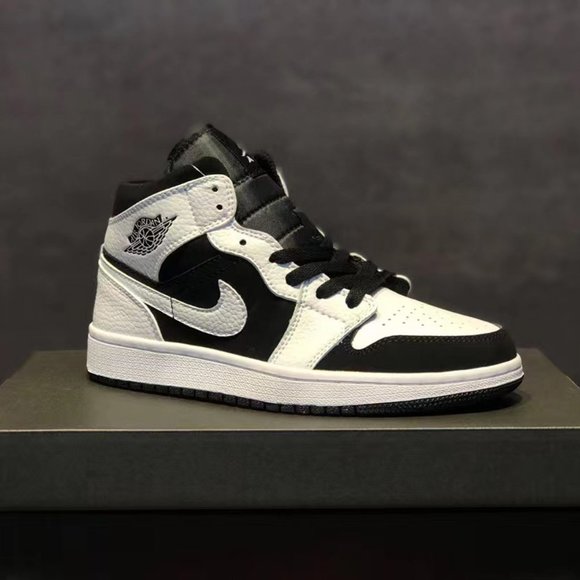 Air Jordan 1 Mid mid-top casual basketball shoes black and white - Picture 1 of 5